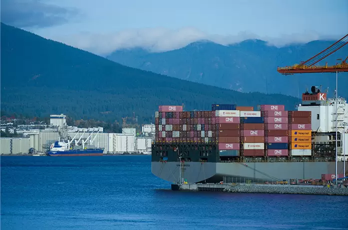 T&uuml;r-zu-T&uuml;r-Seefrachtdienste f&uuml;r weltweiten G&uuml;terhandel